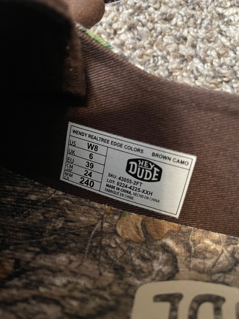 Women’s Realtree Edge Camo Hey Dudes NWT - Picture 7 of 9